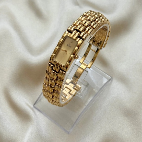 AUTHENTIC VINTAGE FENDI GOLD WATCH - Picture 8 of 8